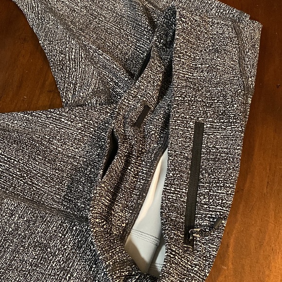 LULULEMON REFLECTIVE YOGA PANTS🍋 - Picture 10 of 15